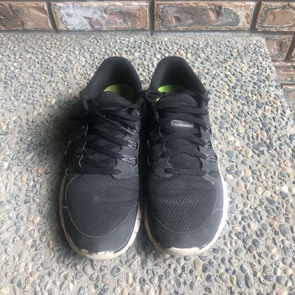 Women’s Nike running shoes - Picture 2 of 5